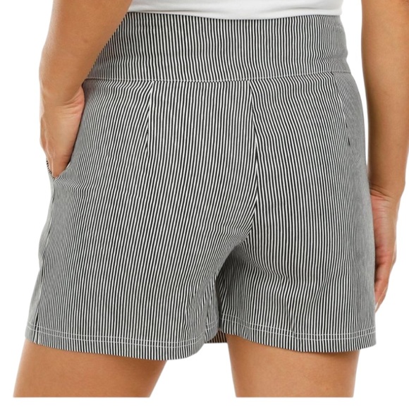 Women's Petite Stripe Print Skort NWT - Picture 3 of 3